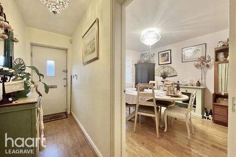 undefined, Oakley Gardens, Luton