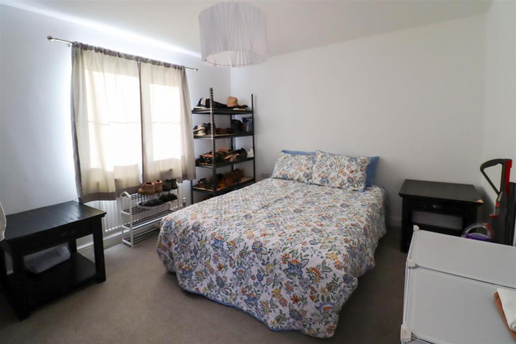 Bedroom 2.jpg