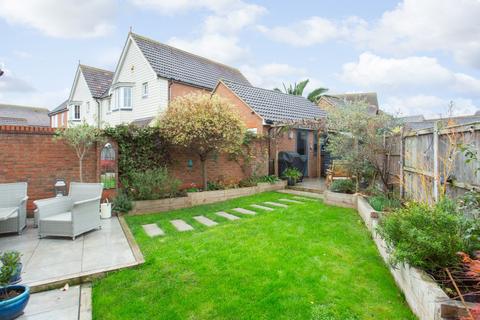4 bedroom semi-detached house for sale, Pochard Crescent, Herne Bay, Kent, CT6