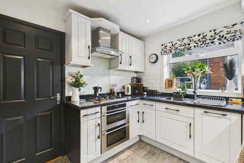 3 bedroom detached house for sale, Clifton Drive, Buxton