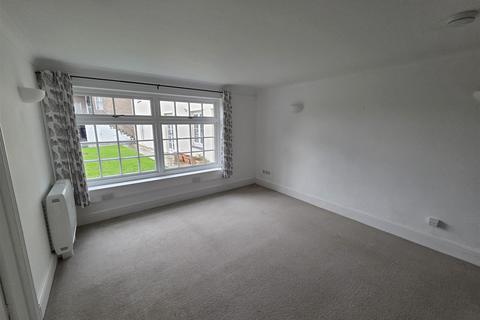 undefined, Moresk, Truro