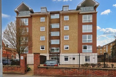 2 bedroom flat to rent, Maple Road, Surbiton KT6