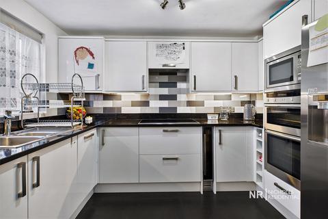 3 bedroom end of terrace house to rent, Chessington Hall Gardens, Chessington, Surrey. KT9