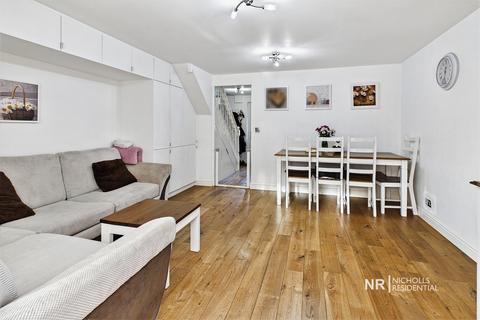 3 bedroom end of terrace house to rent, Chessington Hall Gardens, Chessington, Surrey. KT9