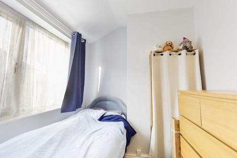 undefined, Flat 2, 119 Abington Avenue, Northampton, Northamptonshire, NN1 4QB