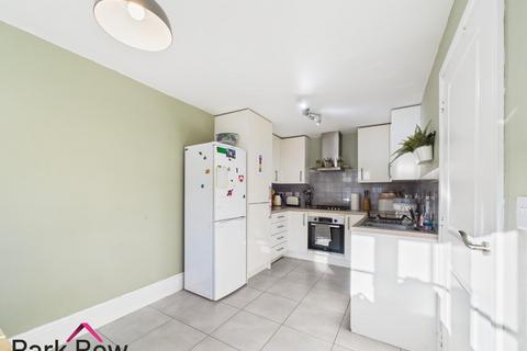 3 bedroom semi-detached house for sale, Orchard Close, Sherburn In Elmet, Leeds