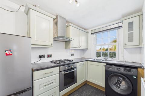 undefined, Grey Row, Perth PH1