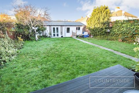 undefined, Rothbury Avenue, Rainham
