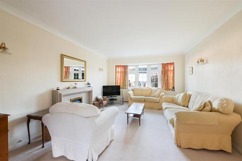 4 bedroom detached house for sale, The Hayes, Epsom