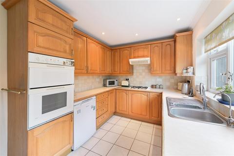4 bedroom detached house for sale, The Hayes, Epsom