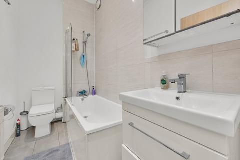 2 bedroom flat to rent, Mount Pleasant Villas, London