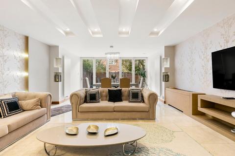 undefined, Abbotsbury Close, London