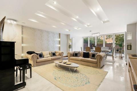 undefined, Abbotsbury Close, London
