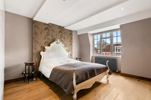 undefined, Abbotsbury Close, London