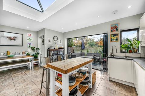 3 bedroom end of terrace house for sale, Kings Farm Avenue, Richmond, Surrey