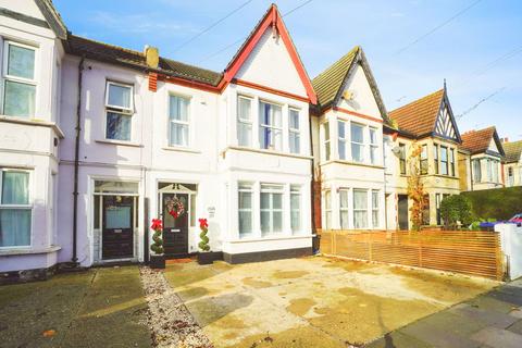 2 bedroom flat for sale, Valkyrie Road, Westcliff-on-sea SS0