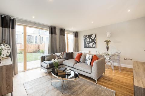 4 bedroom end of terrace house to rent, Storer Drive Welling DA16