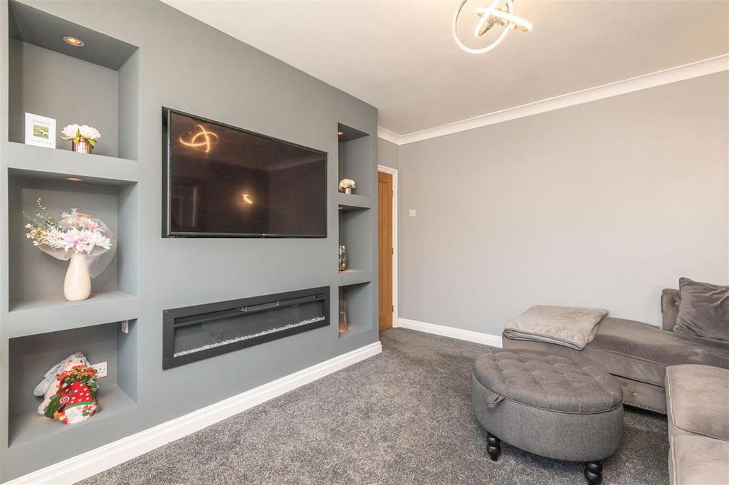 21 - 23 Queens Drive S75 2 QQ.jpg