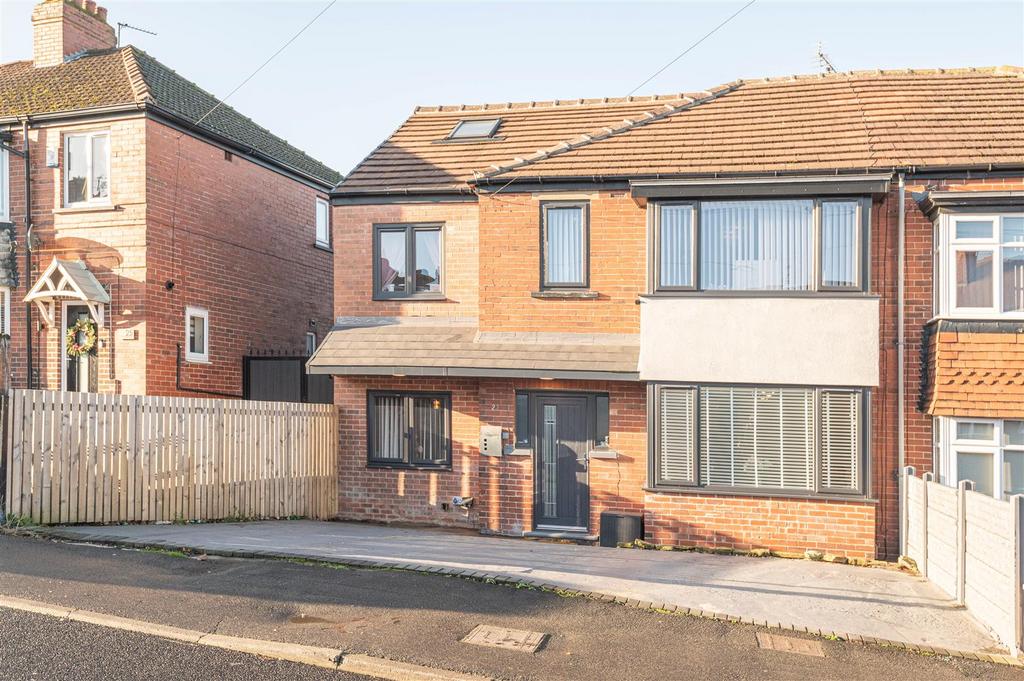 02 - 23 Queens Drive S75 2 QQ.jpg