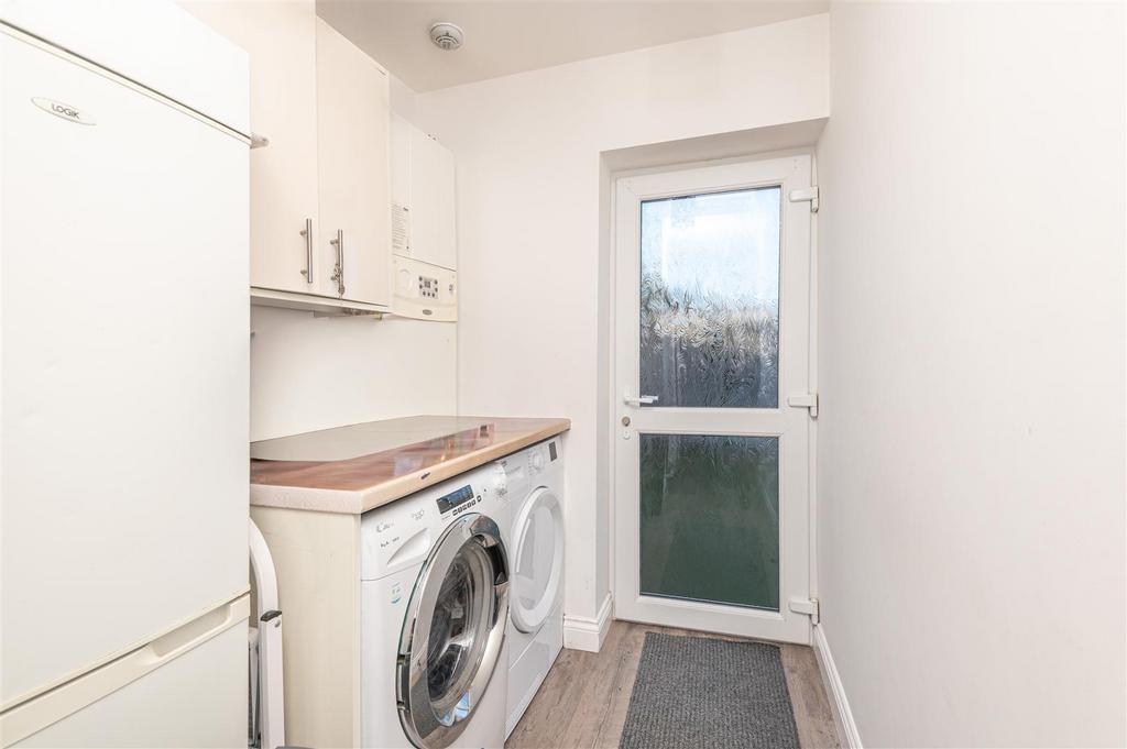 10 - 23 Queens Drive S75 2 QQ.jpg