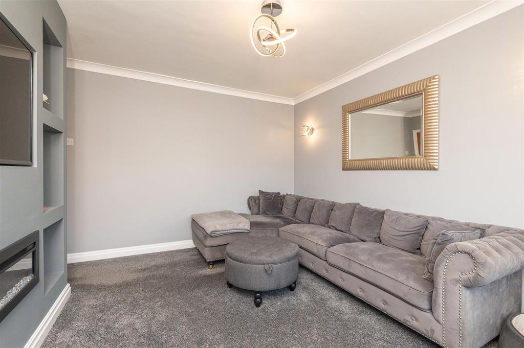 19 - 23 Queens Drive S75 2 QQ.jpg