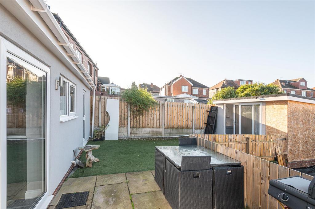 13 - 23 Queens Drive S75 2 QQ.jpg