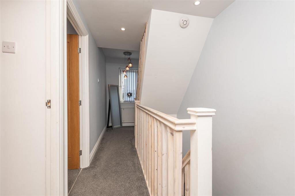 42 - 23 Queens Drive S75 2 QQ.jpg