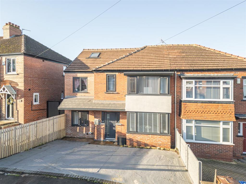 66 - 23 Queens Drive S75 2 QQ.jpg