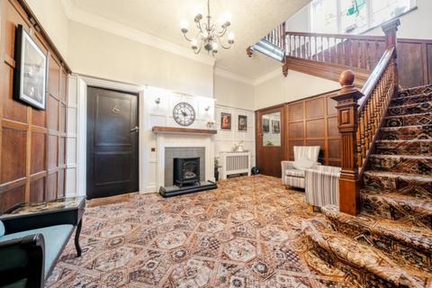 undefined, Bargate, Grimsby, DN34