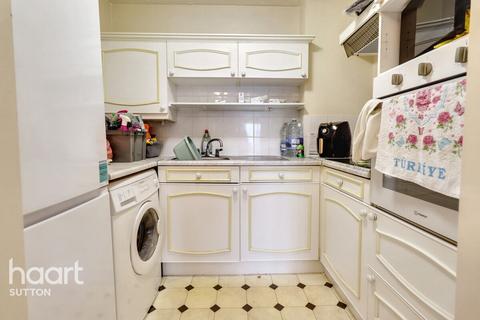 1 bedroom apartment for sale, Thicket Road, Sutton