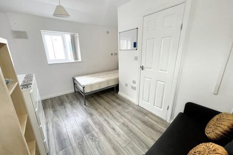 undefined, Lythalls Lane, Coventry CV6 6FG