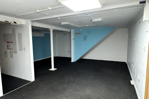Industrial unit to rent, Blue Chalet Industrial Estate West Kingsdown TN15 6BQ