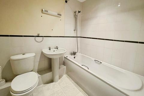 2 bedroom terraced house to rent, Wilson Road, Stratford-upon-Avon