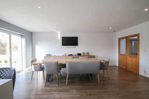 undefined, Arthur Road, Wokingham, RG41