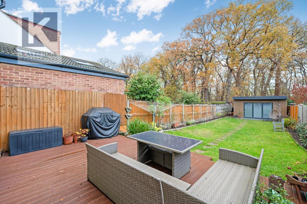 Thurleston Avenue, Morden - SM4 4 BW