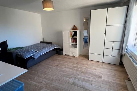undefined, Whitley Close, Staines-upon-Thames TW19