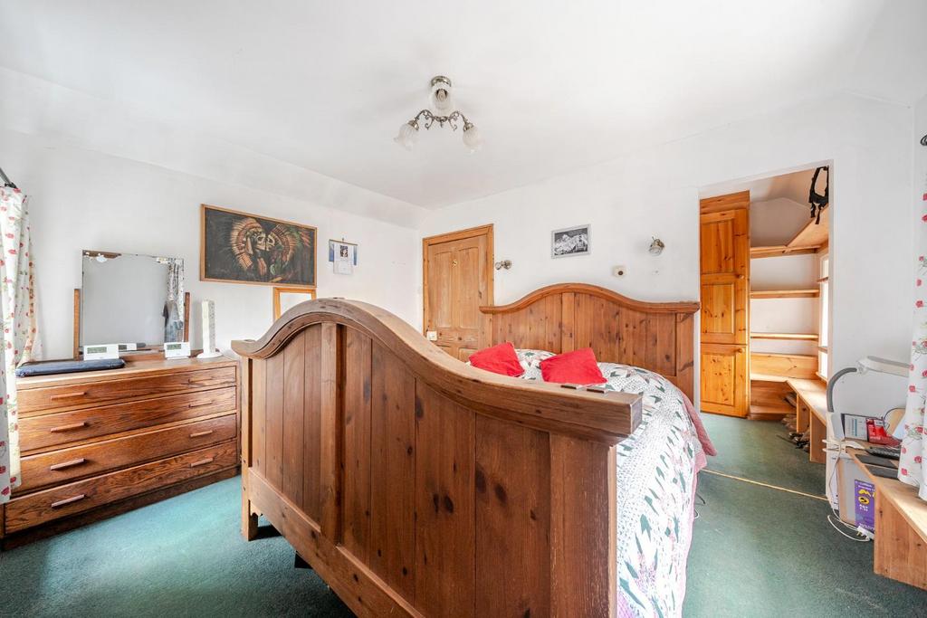 Bed 1.jpg
