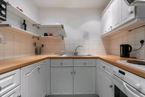 undefined, Canary wharf, London E14
