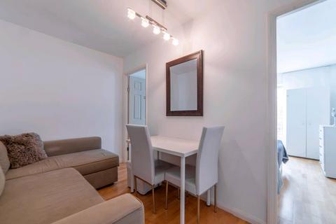 undefined, Canary wharf, London E14
