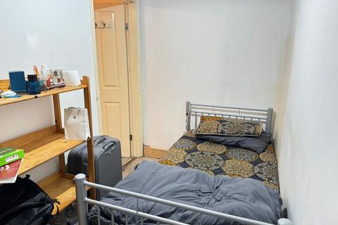 undefined, Tokyngton Avenue, Wembley HA9