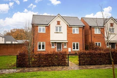 Riverside Walk, Crawley RH10