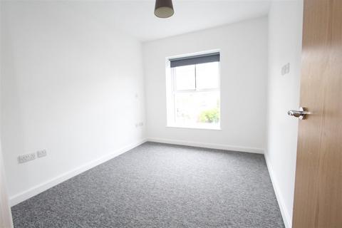2 bedroom flat to rent, Norwich Avenue West, Bournemouth