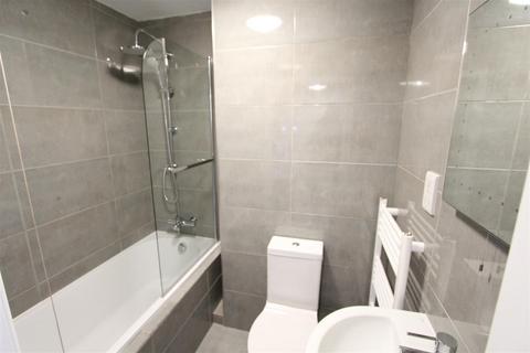 2 bedroom flat to rent, Norwich Avenue West, Bournemouth