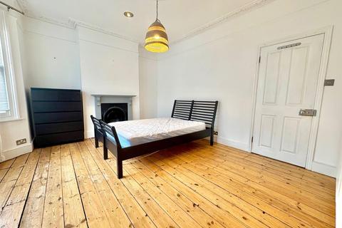 undefined, Claxton Grove, London