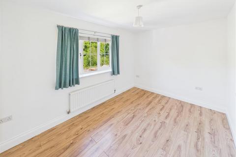undefined, Sarisbury Green, SO31 7LW