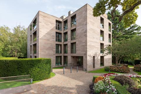 3 bedroom flat to rent, Caenwood Court, Hampstead Lane, London, N6
