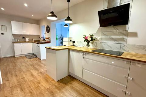 3 bedroom detached bungalow for sale, Hurn Lane, Ringwood, BH24 2AQ