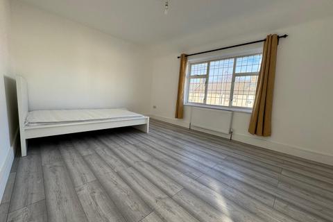 undefined, ROSEDALE ROAD RM9