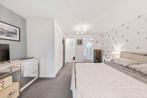 3 bedroom semi-detached house for sale, Fairmont Drive, Great Sankey, WA5