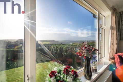 3 bedroom detached bungalow for sale, Newport PO30